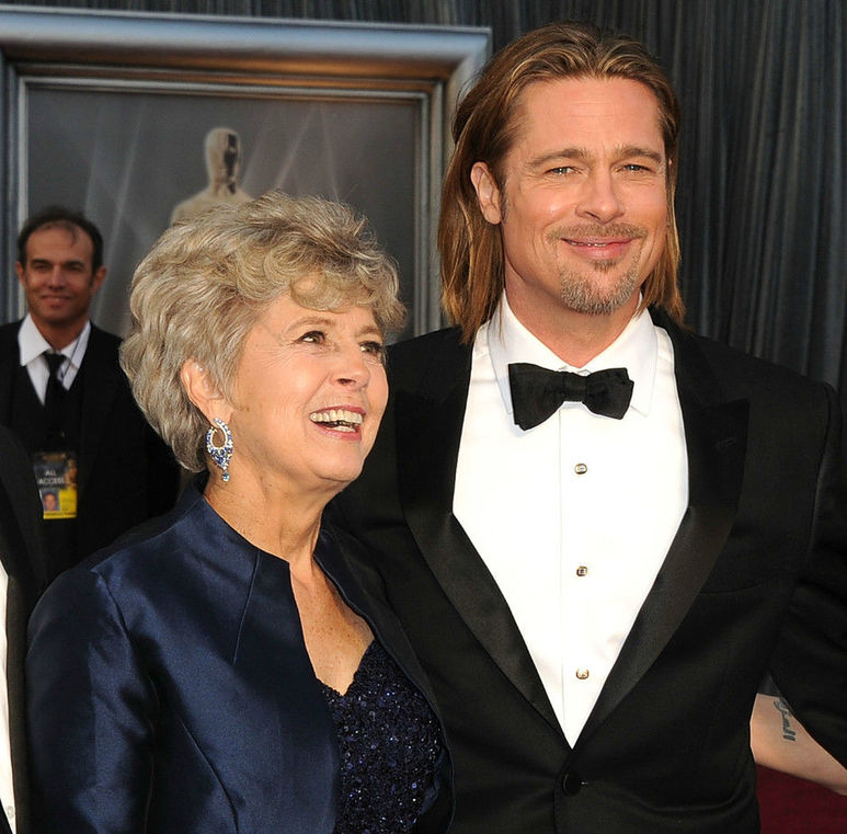 Девушка брэда питта сейчас 2020. Женщина питта. Питта доша мужчин. Вата питта капха. Питта доша.