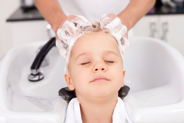 Как помыть волосы ребенку