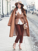 Бежевая шляпа добавит шарма и нежности