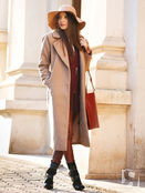 Романтичный образ в бежевых тонах