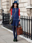 В синем вы не останетесь незамеченной