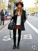 Образ с бордовой шляпой