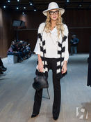 Белую шляпу всегда можно надеть с белой блузой