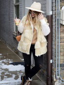 Белую шляпу можно носить и зимой