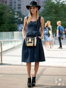 Красивая шляпа подойдет любой девушке