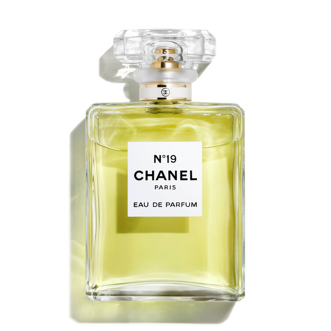 №19 Парфюмерная вода CHANEL